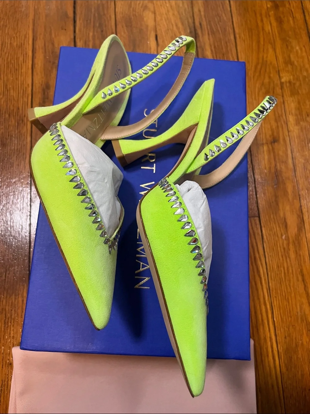 Stuart Weitzman chartreuse suede gemcut xcurve 100 along back pumps sz 7 NIB - Picture 7 of 9